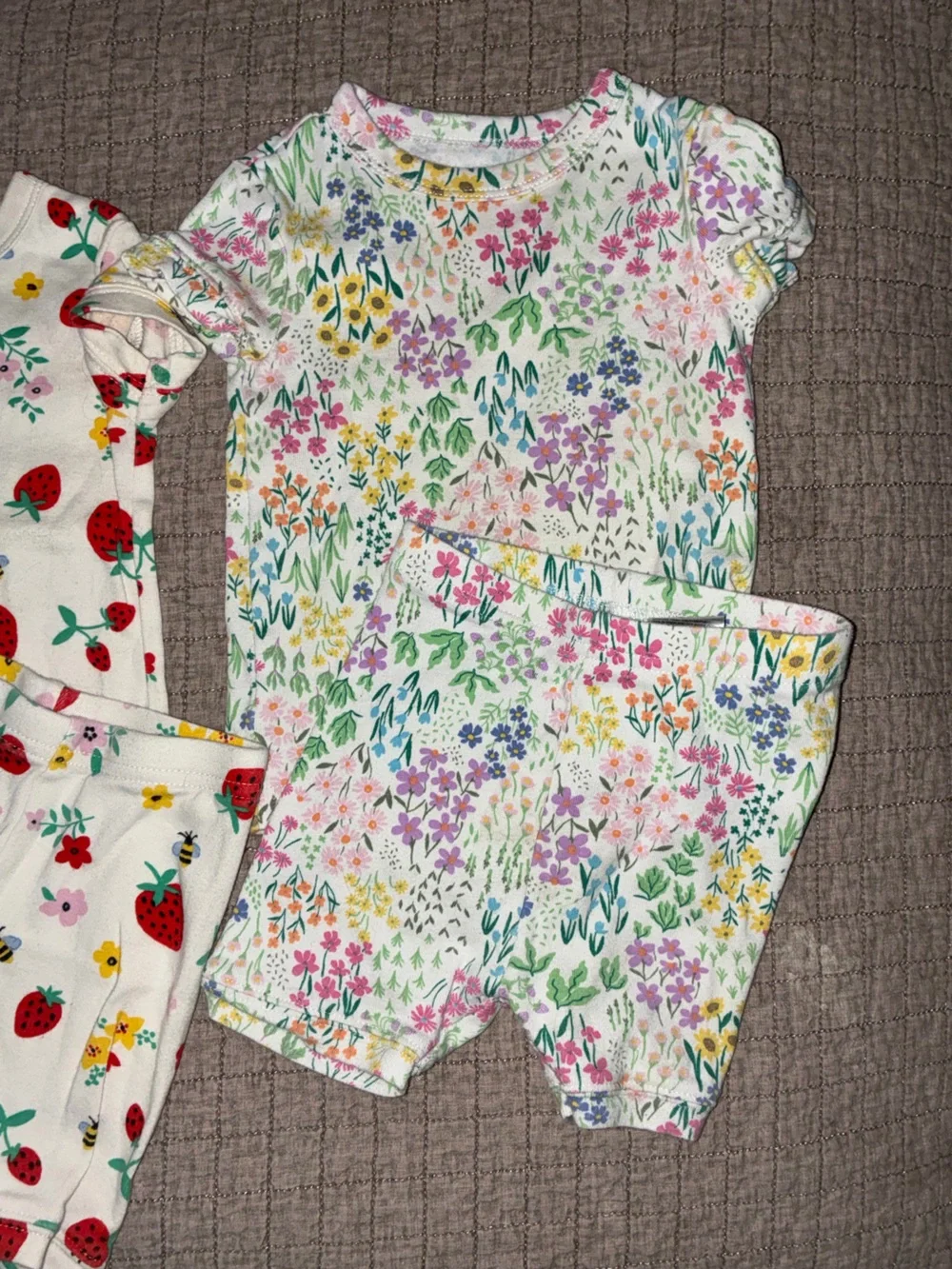 GAP White Kids Short Sleeve Pajama Sets with Strawberry & Floral Prints